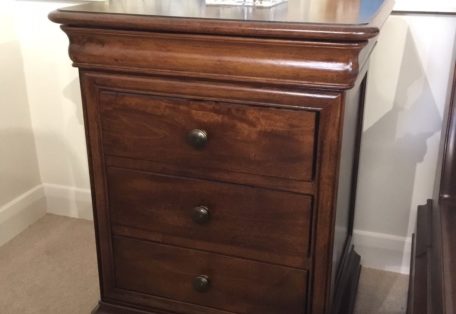 Antoinette Bedside E1549293246406